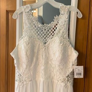 Bridal gown never worn from David’s bridal size 16